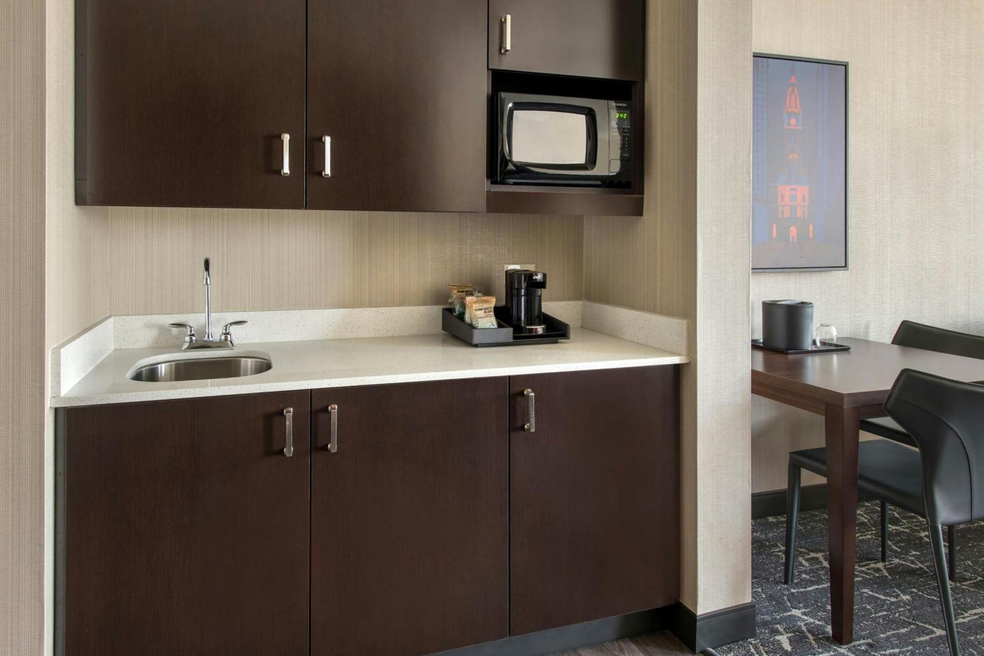 Courtyard By Marriott South At The Navy Yard Hotel